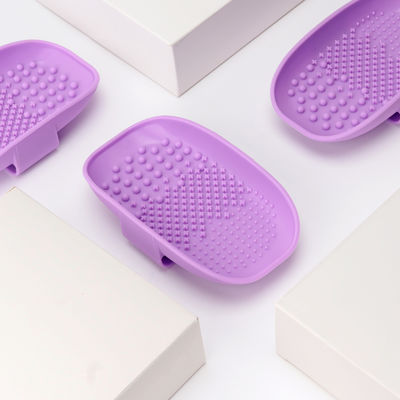 紫色のスクラバーの構造のブラシ洗剤のパッドの構造は化粧品のブラシ掛け清浄のマットに用具を使う